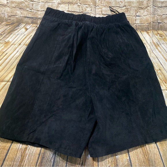 Vintage Michael Mims Kathy Cole Black Leather High Waisted Stretch Waist Shorts - Picture 2 of 5